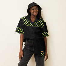 Cargar imagen en el visor de la galería, Camisa de manga corta LUNÁTICA (Verde Flúor)