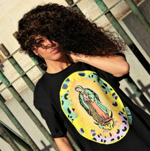 Cargar imagen en el visor de la galería, Camiseta de manga corta unisex negra VIRGEN ANIMAL