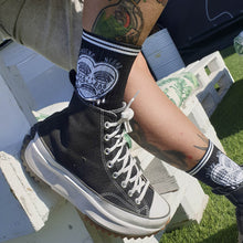 Cargar imagen en el visor de la galería, Calcetines CORAZÓN LLOROSO