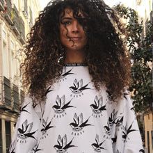Cargar imagen en el visor de la galería, Sudadera Unisex Blanca LIBERTAD