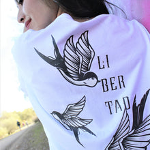 Cargar imagen en el visor de la galería, Camiseta Unisex Blanca LIBERTAD
