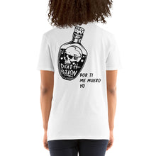 Cargar imagen en el visor de la galería, Camiseta Unisex Blanca POCIÓN DEL AMOR