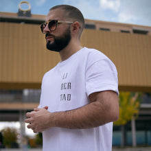 Cargar imagen en el visor de la galería, Camiseta Unisex Blanca LIBERTAD