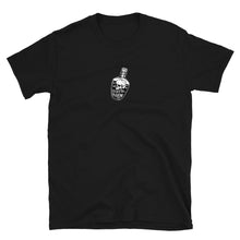 Cargar imagen en el visor de la galería, Camiseta Unisex Negra POCIÓN DEL AMOR
